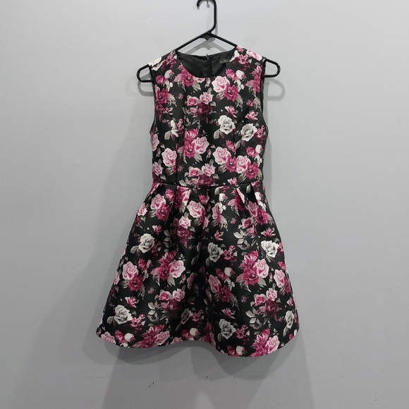 Suzy Shier | Dresses | Suzy Shier Floral Fit And Flare Dress | Poshmark
